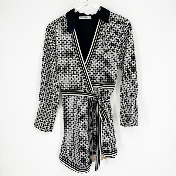 Abercrombie & Fitch Printed Wrap Mini Dress SP - Picture 2 of 6